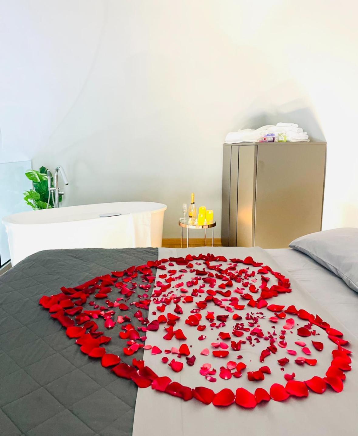Jacuzzi Luxury Apartment In The Town Centre 都灵 外观 照片