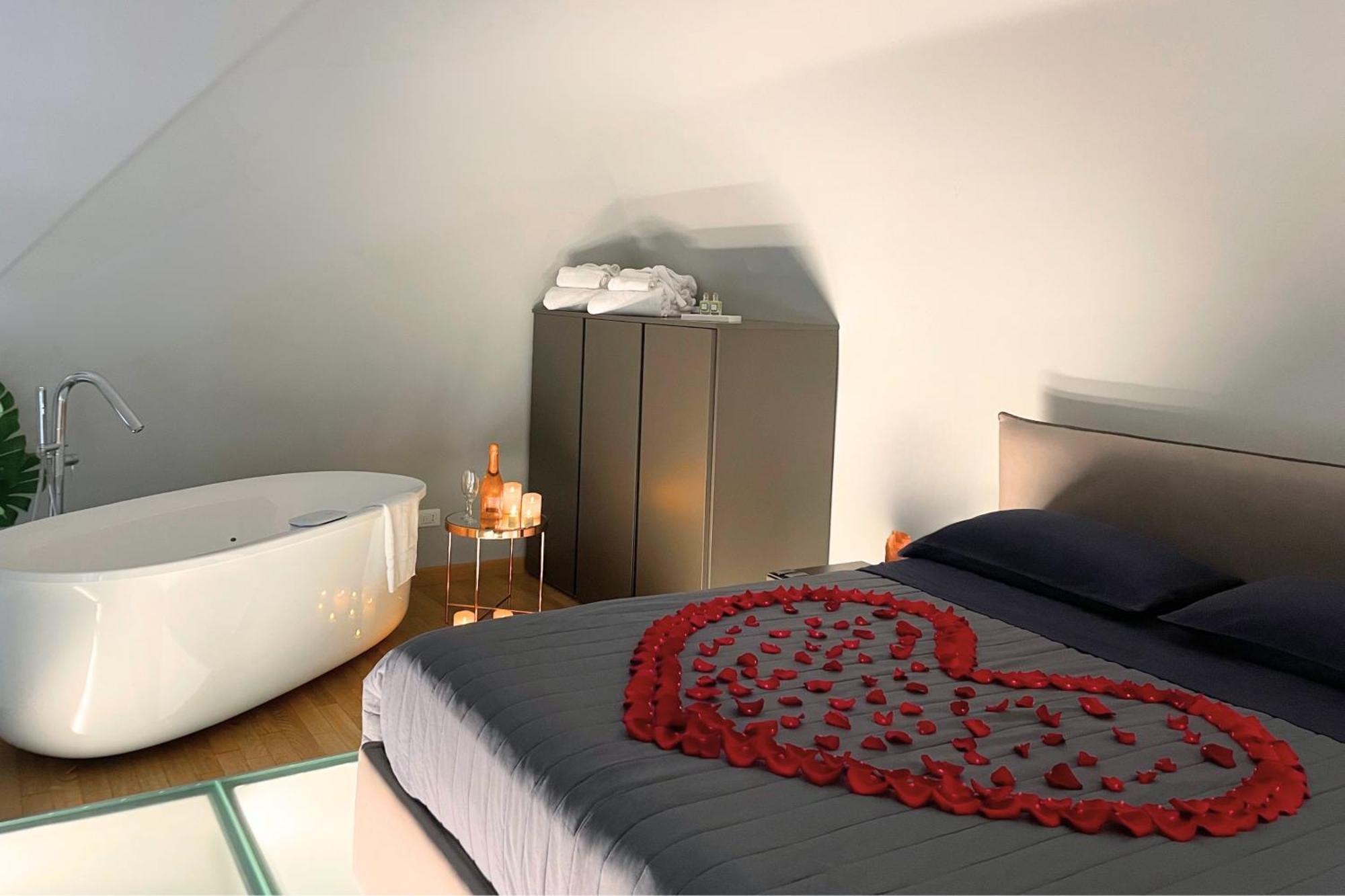 Jacuzzi Luxury Apartment In The Town Centre 都灵 外观 照片